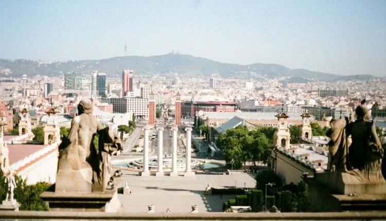 Где находится Испания?